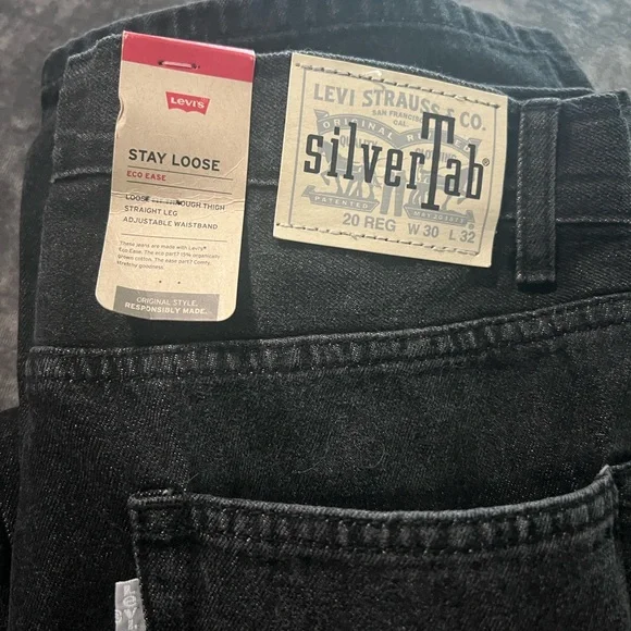 Levi's Boys size 20 30x32 $10.00 BLK Relaxed Jeans
$10 NWT - Picture 3 of 5
